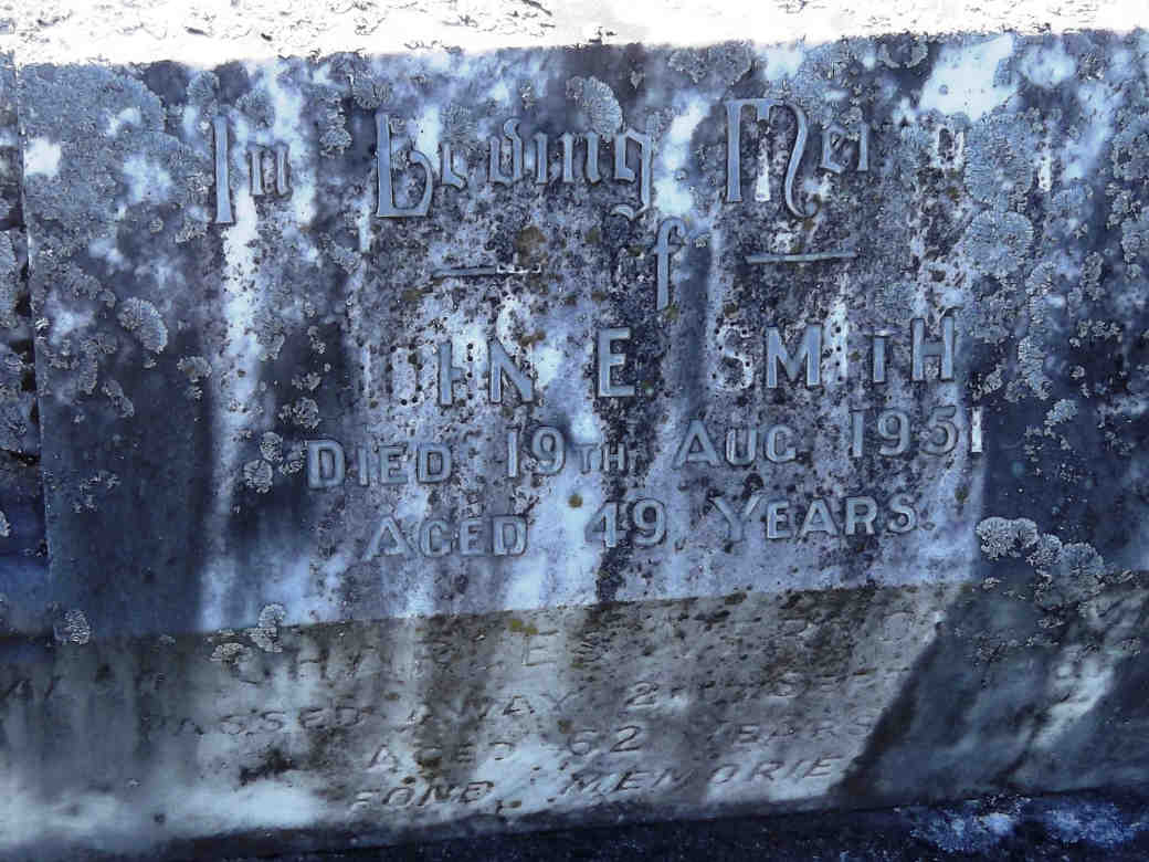Photo of headstones/John Eric Smith d 1951 hdstn Dunedin